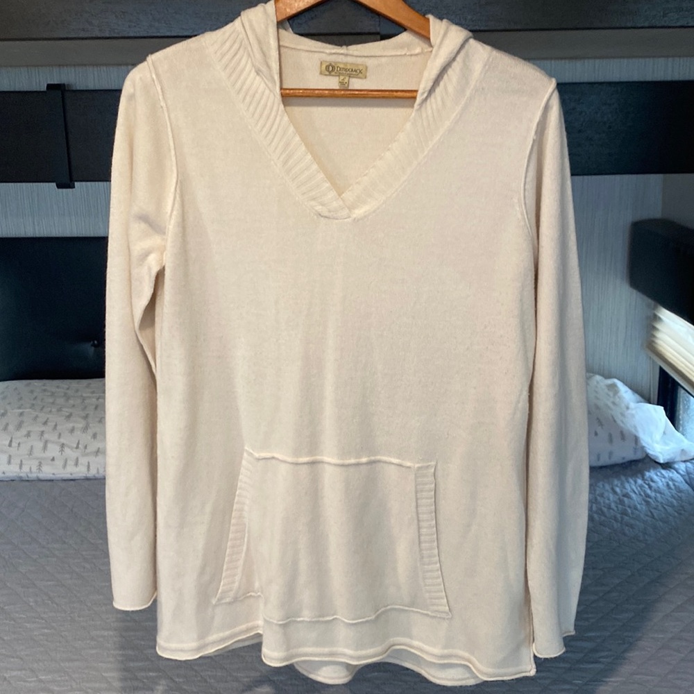 Sweatshirt style lightweight sweater